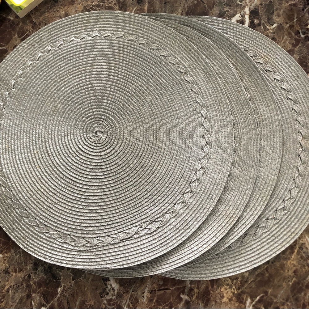 4 round wicker/plastic silvery/gray placemats